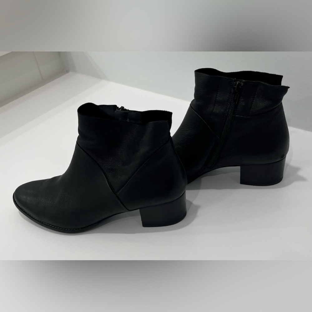 paul green Black Leather Nelly Bootie, Size US 9